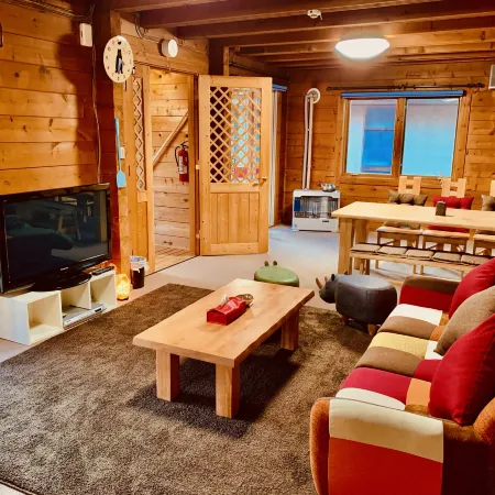 Tomy's Log House - Need Car