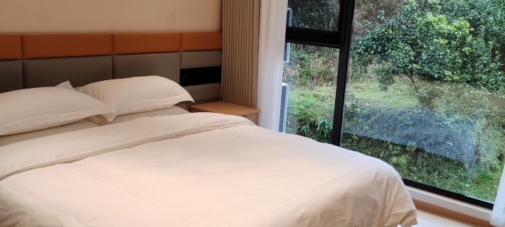xuanen，huayuejingpinjiudian Hotels in Xuan'en