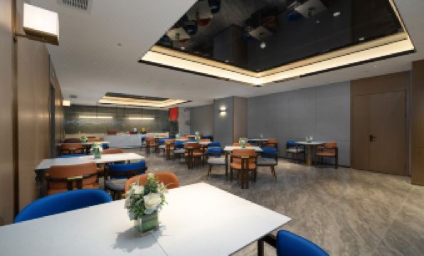 Yizhi Hotel (Guangzhou  Shamian Island Huangsha metro Statian Branch)