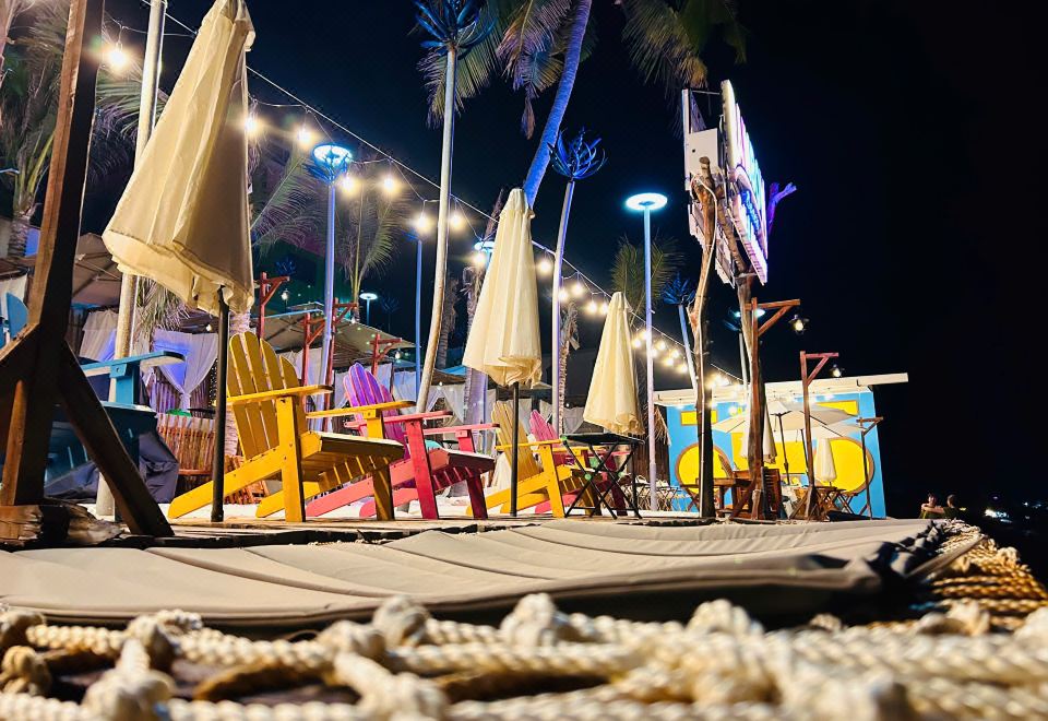 4. 레인보우 비치 ..