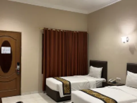 Riez Palace Hotel Hoteles en Tegal