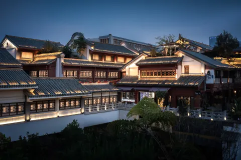 Jinbi Club Chinese Courtyard Hotel (Kunming Old Street Jinma Bijifang Branch)