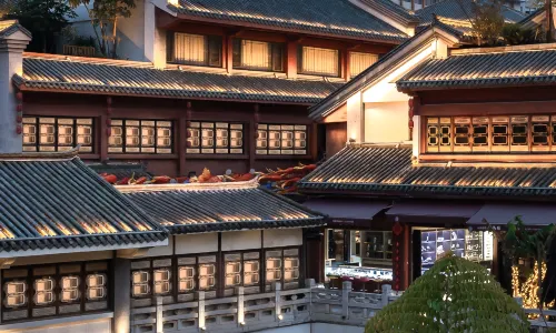 Jinbi Club Chinese Courtyard Hotel (Kunming Old Street Jinma Bijifang Branch)