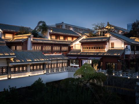 Jinbi Hall Hotel (Nanping Pedestrian Street Jinma Bijifang Branch)