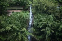 Dashundian Hanging House Hostel - Mountain view