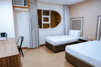 S Hotel & Residences