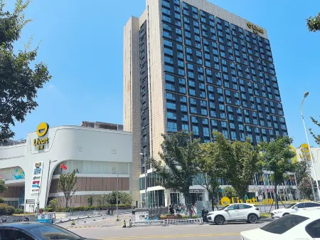 Extraordinary Cinema Hotel Отели рядом с достопримечательностью «Xie Zilong Photography Museum»