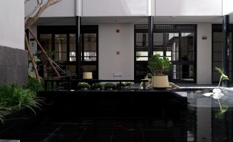 Lanxue   shiny Shanshan Chilai · Snow Mountain View Resort