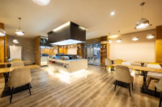 โรงแรมจอยฟูลสเตย์ฮอสพิทาลิตี้