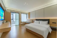 Maitreya West Coast Hot Spring Hotel (Huquan Ecological Park Branch) - balkon