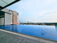 Subang Family Home 2BR 5 Pax Near Sunway & SJMC Walk to LRT - Rooftop Pools