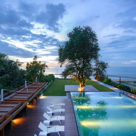Beach Front Condo, Baan Thew Talay Blue Sapphire