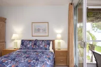 Beach Living at Island Pine Villas BLJ Hotel dekat Porto di Georgetown (Port of George Town)