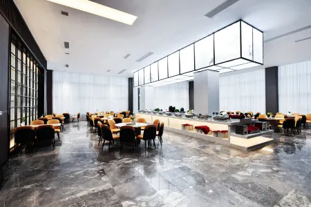 Dongcheng Hotel (Huangguoshu Street Xixiu District High School) Отели рядом с достопримечательностью «Anshun Ancient City Historical and Cultural Block»