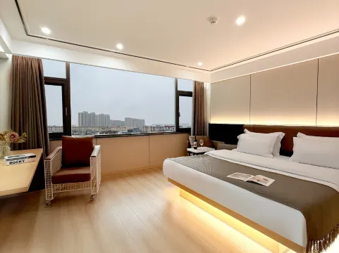 Golden Phoenix Rany Hotel - Qujing