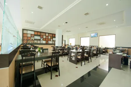 Hotel Derawan Indah Отели рядом с достопримечательностью «Парагола Батумианг»