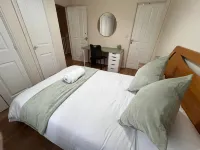 Oxford 4 beds detached house with driveway parking - Bungalows