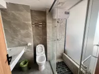 Shijianhai Homestay (Dongxing Golden Beach)