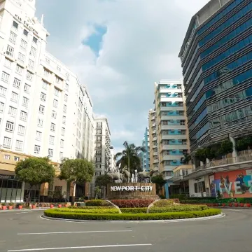 Stay Across NAIA Terminal 3 in Newport City