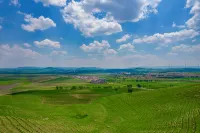 Huishanli · Natural Luxury · Grassland Design Guesthouse (Datanzhen) - カップル