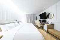 hotel yaja