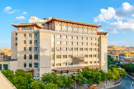 REZEN TASTES HOTEL Dunhuang Отели рядом с Аэропорт Дуньхуан