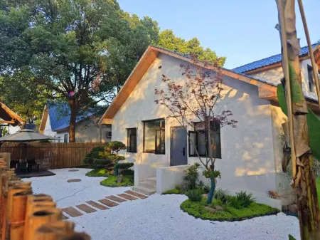 Maohu Water Town Lakeside Homestay Отели в г. Сянсян