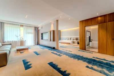 Lin Cheng Mountain View Hotel Hotels near Reindeer Park