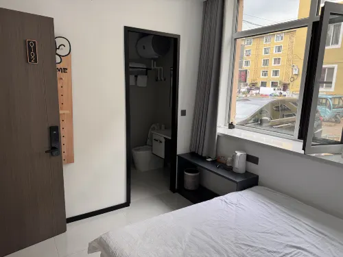 Minjia Homestay Hotel di Jiayin