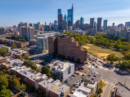 The Maj Hotel Отели рядом с достопримечательностью «Уэицман Нешнел Музеум оф Американ Джевиш Хистори»