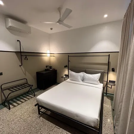 Wellesley Hotel