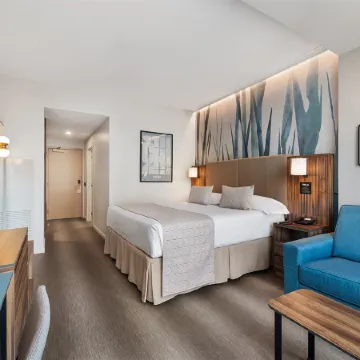 Riu Plaza Chicago Отели рядом с достопримечательностью «Тайм-лайф-билдинг»