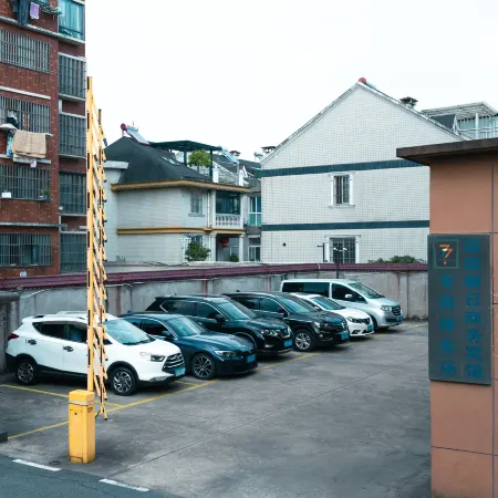 Lu'an Qiqi Holiday Business Hotel (Longhe Middle Road)
