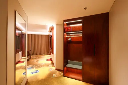 Junbing Grand Hotel Отели в г. Интань