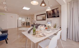 Seoul Traveler's Hub, Maison De Luxe 302 @ Gangnam X KPDH