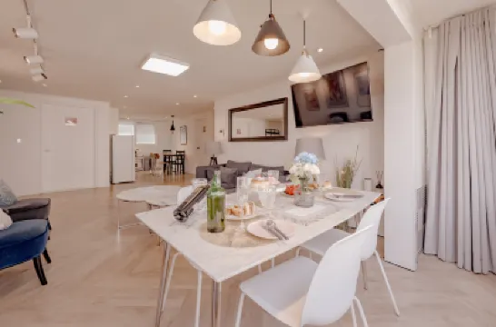 江南 Maison De Luxe · 高級家庭影院套房 首爾酒店