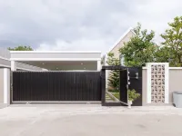 Single-family three-bedroom swimming pool villa โรงแรมใกล้素帕汤水果园