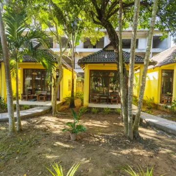 Green Bungalow Garden Resort Отели рядом с достопримечательностью «Зыонгдонг»