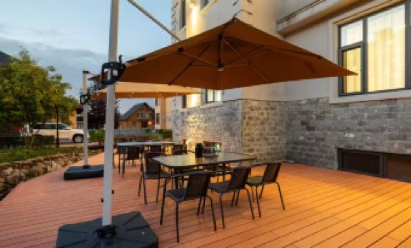 Abraham Resmos Wooden House Villas