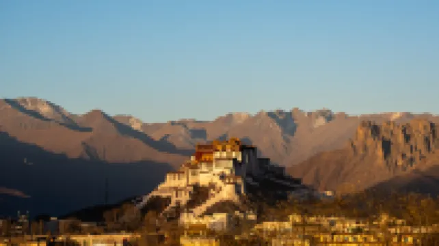 ラサ嘎吉林ホテル