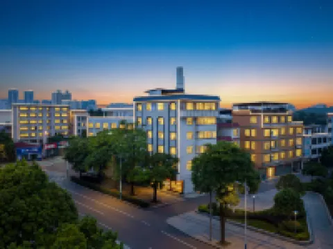 Fudian Hotel (Beihai High-speed Railway Station No.8 Middle School Branch) Hotels in Beihai