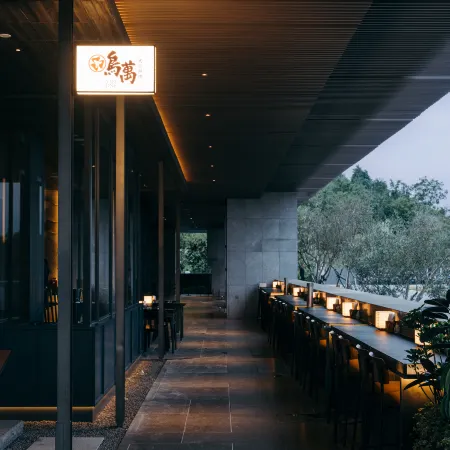 LANSHAN HOTEL Отели рядом со станцией Yalongwan Railway Station