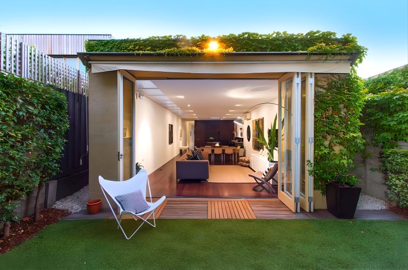 St Kilda Style - Stunning 3 Bedroom House