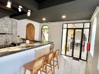 Baliem Resort Jimbaran Hotels near Bukit