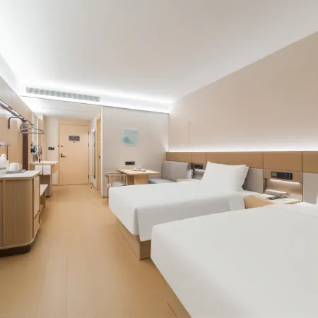 Full Season Hotel (Xinxiang Economic Development Zone Pingyuan Lake Park Branch)
