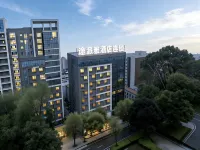 Tupai Hotel Chain (Huarong People's Square Branch)