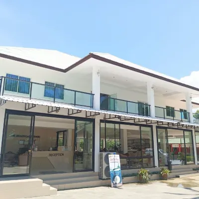Huean Khum Resort Hotels near Wat Pa Muad