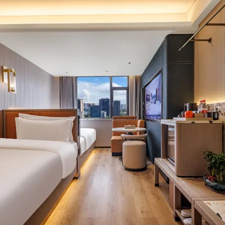 WOW Hotel, East of the Clock Tower Отели рядом с достопримечательностью «Конфуцианский храм»