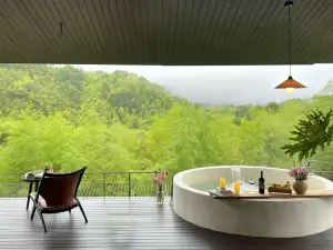 CREEK RESORT