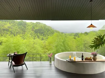 CREEK RESORT